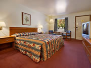 Super 8 Plantation Inn