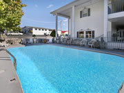 Super 8 Plantation Inn