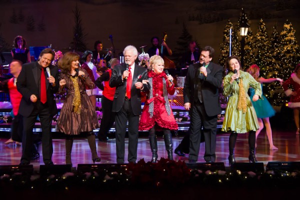 The Osmonds and Lennon Sisters opening the show, Jimmy, left, Cathy, Merrill, Janet, and Jay.