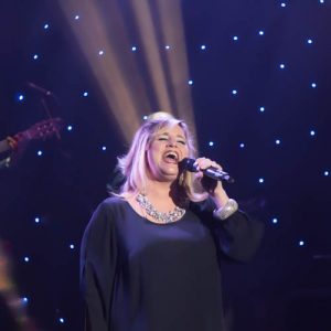 Kari Garrison performing "Landslide."